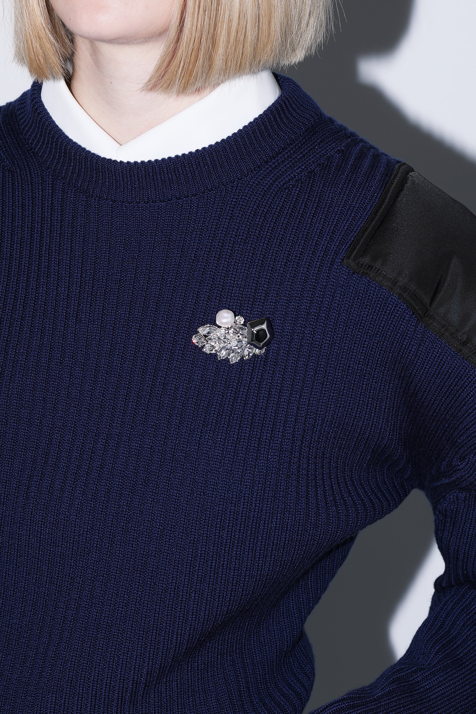 GLASS STONE BROOCH – TOGA ONLINE STORE