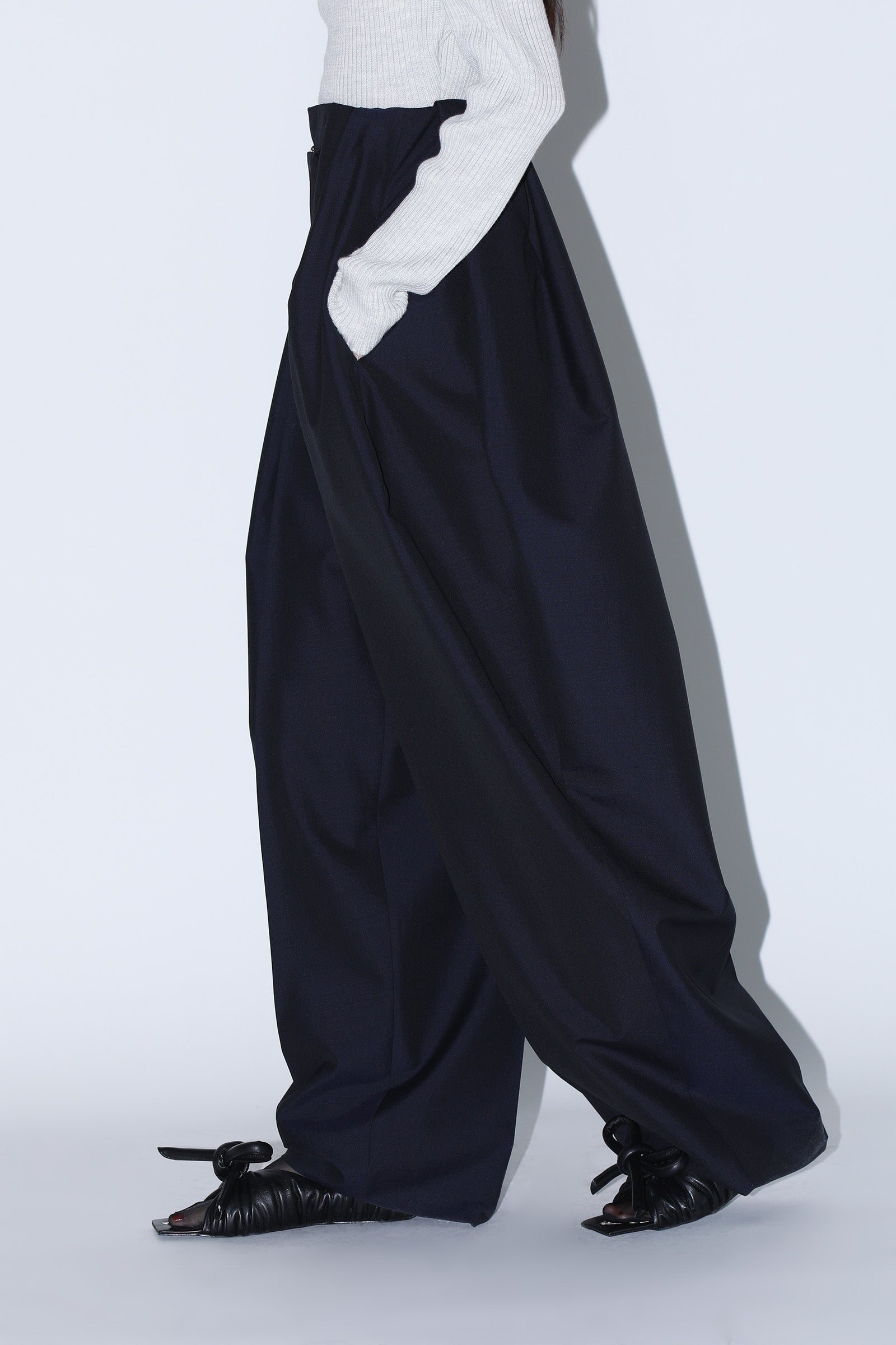 ＜H＞WOOL MOHAIR FLARE PANTS/パンツ　即完売 SIWEM(シウム) ONLINE STORE / WOOL FLUFFY FLARE PANTS