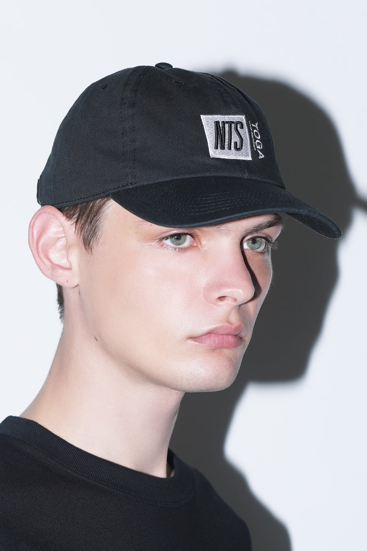 LOGO CAP TOGA×NTSコラボ ユニセックスキャップ 【新品未使用】 LOGO CAP TOGA×NTS – TOGA ONLINE STORE
