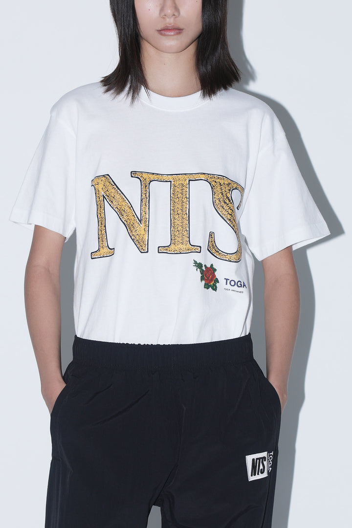 PRINT T-SHIRT TOGA×NTS – TOGA ONLINE STORE