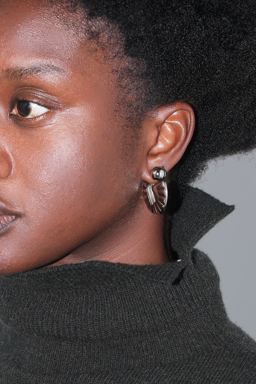 CONCHO HOOP PIERCED EARRINGS – TOGA ONLINE STORE